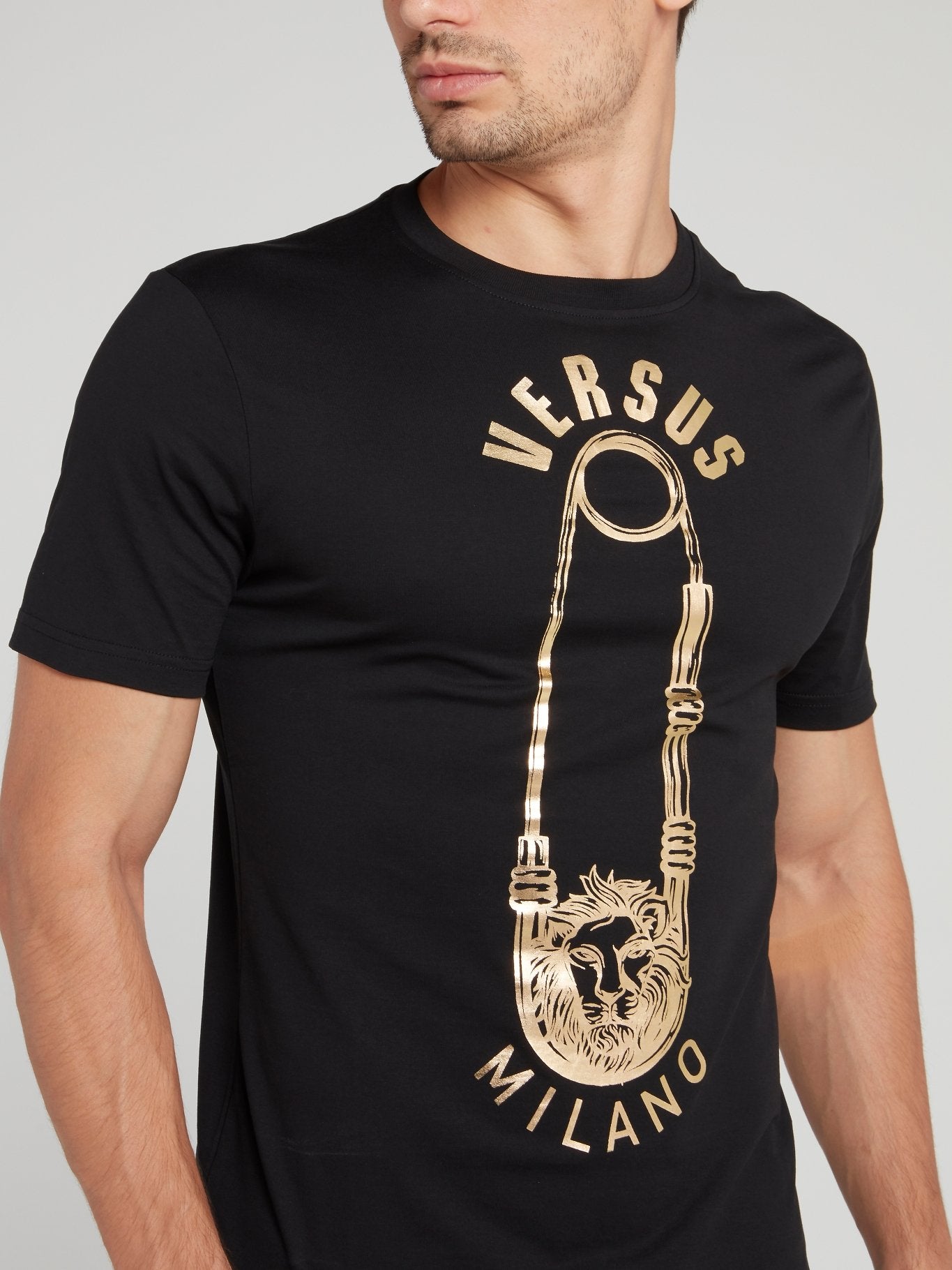 Черная хлопковая футболка с логотипом