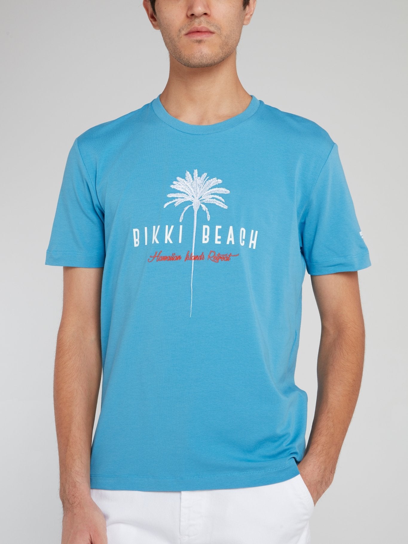 Голубая хлопковая футболка с круглым вырезом и надписью