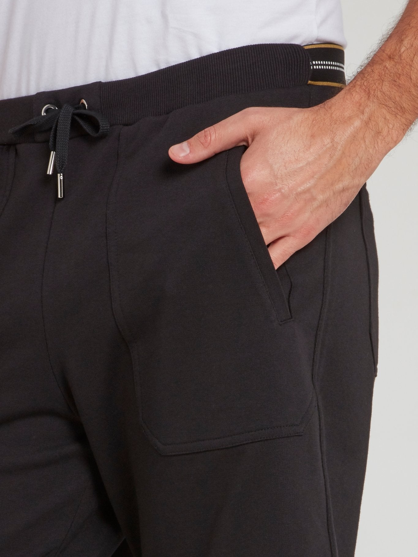 Черные хлопковые спортивные шорты