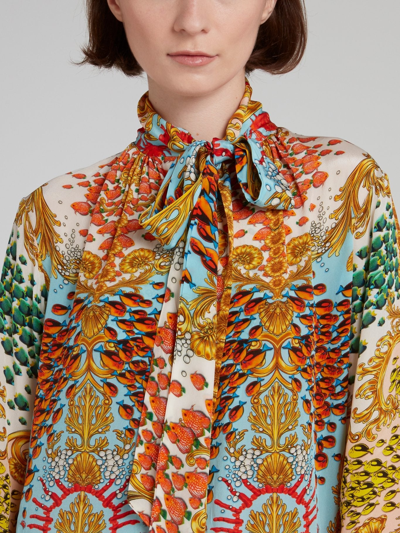 Платье-миди с бантом и восточным принтом