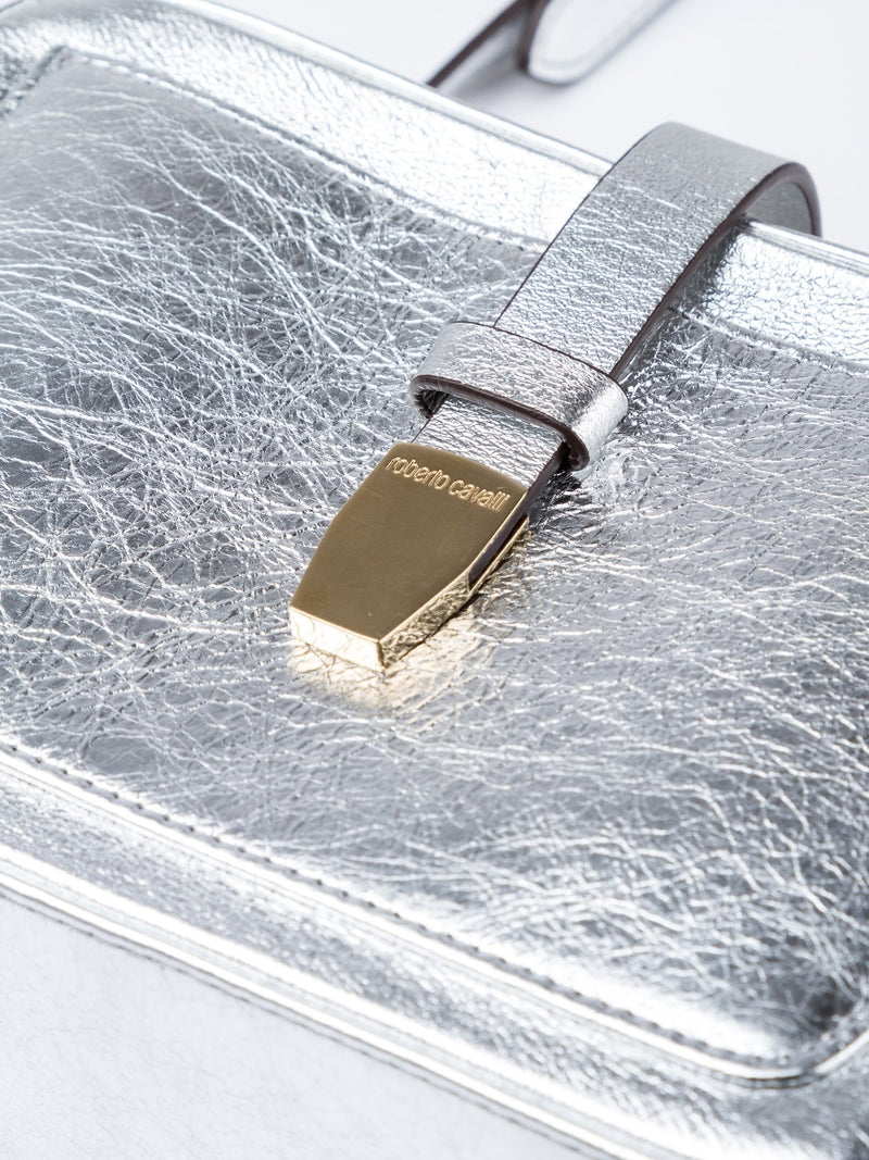 Серебряная сумка-клатч с металлическим эффектом