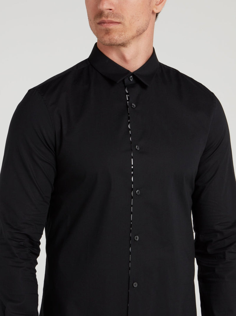 Черная рубашка на пуговицах с логотипом